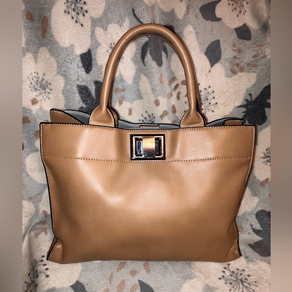 Mathew & Julian Leather Handbag w/ Crossbody Strap Great Condition